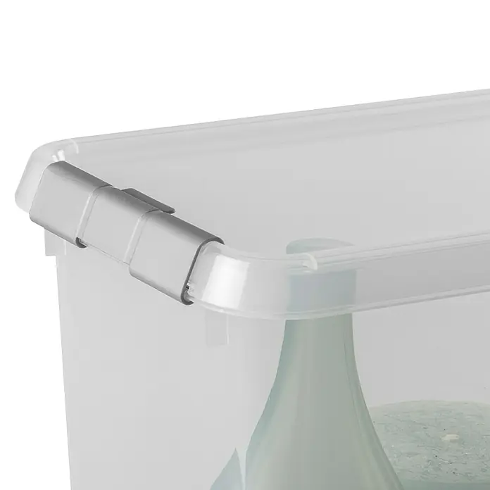 Sunware Aufbewahrungsbox-Set Comfort Line - L x B x H: 30,7 x 20 x 22,3 cm, Kunststoff, Transparent, 6 Stk. - Detailaufnahme einer durchsichtigen Plastikbox mit grauem Verschluss, ideal zur Aufbewahrung und Organisation verschiedener Gegenstände.