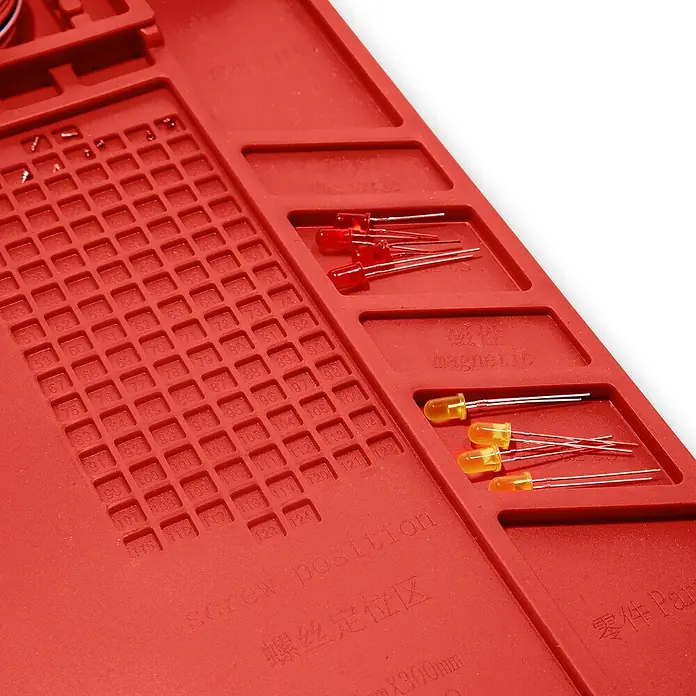 Weller Silikonmatte WLACCWSM2-02 - 445 x 300 mm, Geeignet für: Lötarbeiten - Rote Silikonmatte mit Fächern für Schrauben und LEDs, ideal zum Organisieren von Kleinteilen bei Reparaturen und Elektronikprojekten.