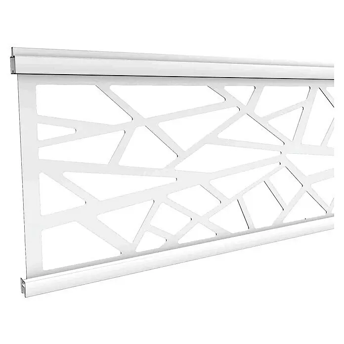T & J Zaunelement Ecosteck - 1.800 x 20 x 280 mm, Aluminium, Formen, Silber - Weißes dekoratives Paneel mit abstraktem geometrischem Ausschnittmuster und oberen und unteren Schienen.