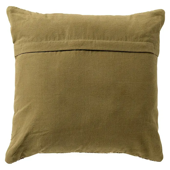 Kissen Lene - Military Olive, 45 x 45 cm, 100 % Baumwolle - Nahaufnahme eines quadratischen Kissens mit olivgrünem Bezug und sichtbarem Reißverschluss auf schwarzem Hintergrund.