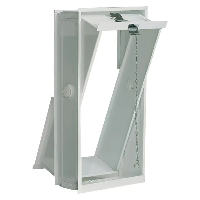 Fuchs Design Glasbaustein-Lüftungsflügel - 24 x 49 cm, Stahl - Ein weißer, wandmontierter Wäscheabwurfschrank mit einer Klappe und einer Kette. Ideal für Badezimmer oder Waschküchen.