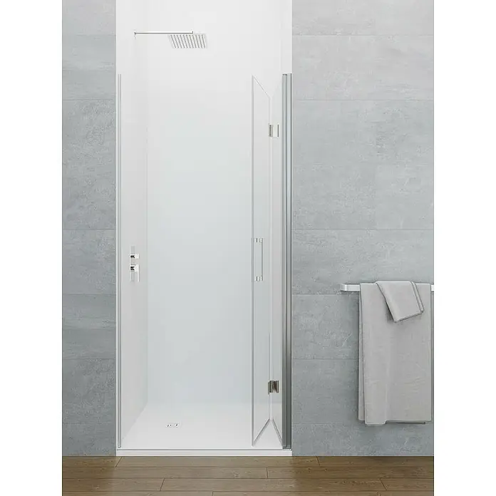 GME Mampara de ducha plegable Glass Combi 1 - 95 x 195 cm, Plata brillo, Espesor de vidrio: 6 mm, An x Al: 95 (50/45) x 195 cm - Baño moderno con una mampara de ducha transparente y azulejos gris claro, creando un ambiente minimalista y elegante.