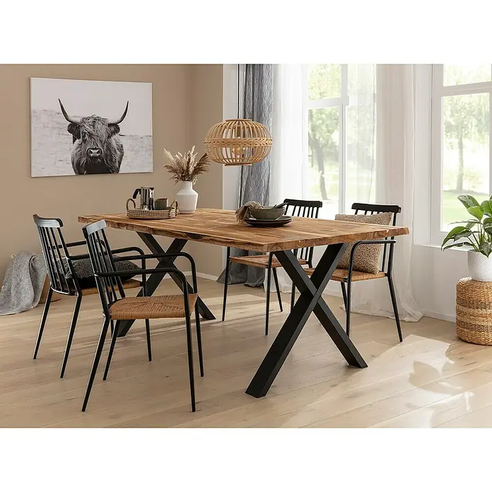Tischbein CITYLINE Stockholm - L x H: 780 x 720 mm, Schwarz - Bild von einem Esszimmer mit einem Holztisch mit schwarzem X-förmigem Gestell und Stühlen mit Rohrgeflecht.
