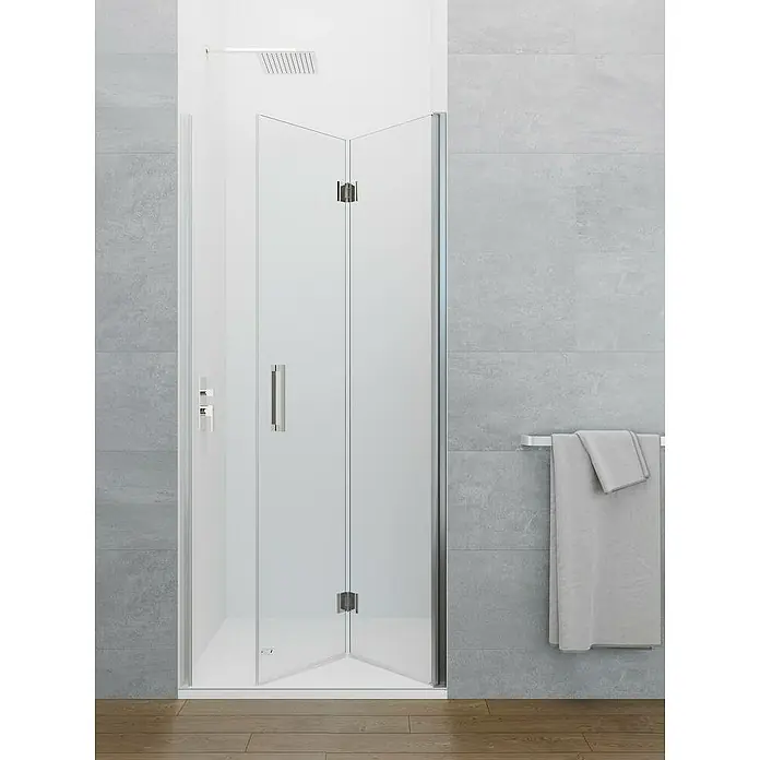 GME Mampara de ducha plegable Glass Combi 2 - 80 x 195 cm, Plata brillo, Espesor de vidrio: 6 mm, An x Al: 80 (40/35) x 195 cm - Cabina de ducha moderna con puerta de vidrio plegable y accesorios plateados que complementa un diseño de baño elegante. Toallero y azulejos grises.