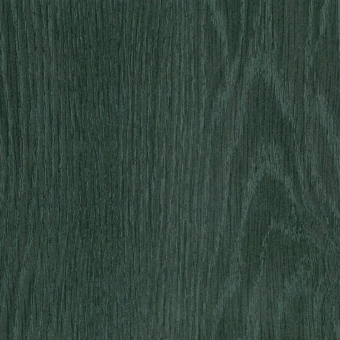 Profiles and more Sockelleiste KU051L Raiders Eiche - 240 cm x 15 mm x 50 mm - Nahaufnahme eines Paneels aus dunklem, gebürstetem Holz. Die natürliche Maserung sorgt für eine elegante und stilvolle Optik.
