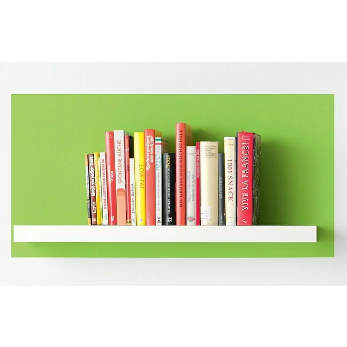 Alpina Vollton- & Abtönfarbe Color - Power Green, Matt, 250 ml, Lösemittelfrei - Bücherregal mit einer Auswahl an Kochbüchern auf einem weißen Regal vor einem grünen Hintergrund.