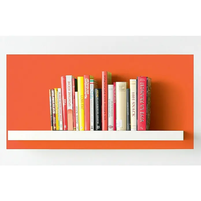 Alpina Vollton- & Abtönfarbe Color - Happy Orange, Matt, 250 ml, Lösemittelfrei - Bücherregal mit Kochbüchern in verschiedenen Sprachen. Die Kochbücher umfassen Themen wie Asien, Frankreich und schnelle Küche.