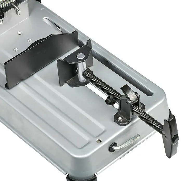 Einhell Tronzadora TC-MC 355/1 - 2.200 W, Diámetro disco: 355 mm, 4.200 r.p.m. - Base de sierra tronzadora de metal con tornillo de banco para una fijación segura de la pieza. Ideal para cortes de metal.