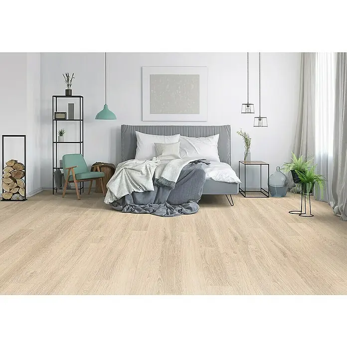 Classen Laminat 831-4 - Oak Light beige, Landhausdiele, 1.286 x 194 x 8 mm - Schlafzimmer mit hellem Holzboden, graublauem Bett, mintfarbener Hängelampe und minimalistischem Regal. Gemütliche und moderne Einrichtung.