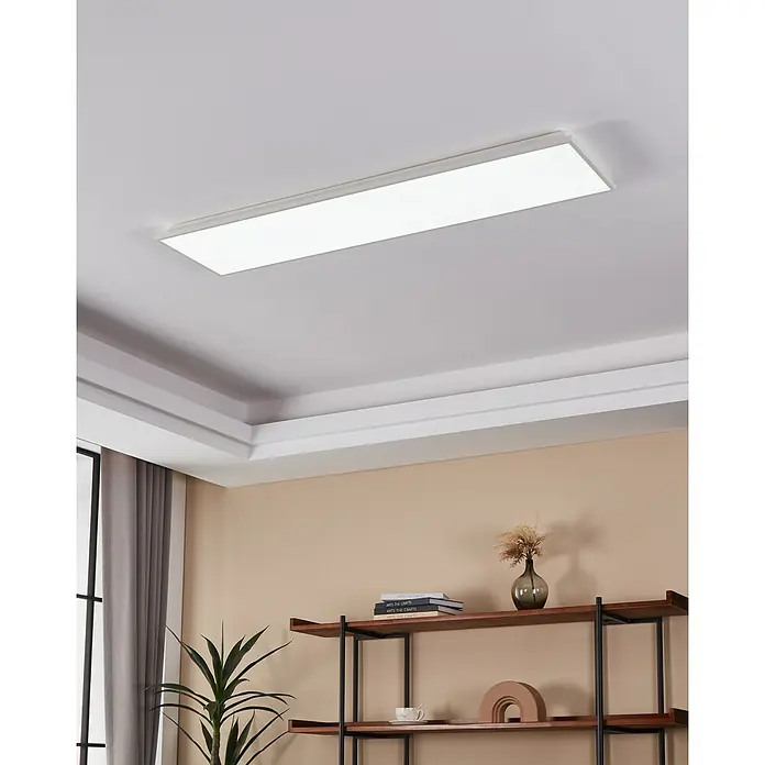 Eglo connect.z LED-Panel HERRORA-Z - 31,5 W, L x B x H: 120 x 30 x 4 cm, Weiß - Rechteckige LED-Deckenleuchte in einem modernen Raum, die helles und gleichmäßiges Licht spendet und die Raumästhetik unterstreicht.
