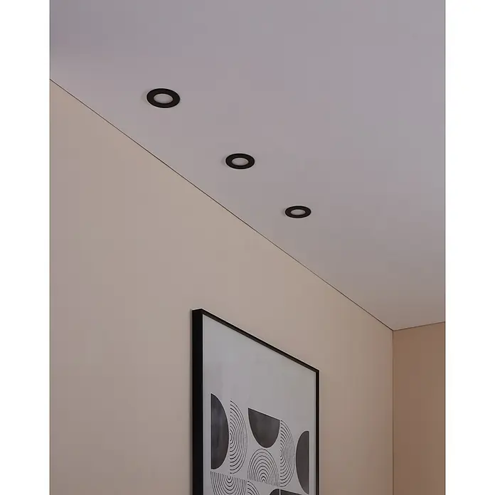 Eglo connect.z LED-Einbauleuchten-Set rund Fueva - Ø x H: 85 x 26 mm, 3 Stk., Mehrfarbig, Schwarz - Deckenleuchten mit runden, schwarzen Rahmen in einem modernen Raum, die eine stilvolle Beleuchtungslösung bieten.