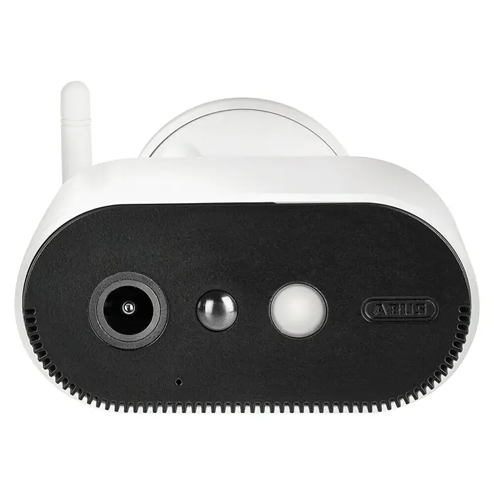 Abus Akku-Überwachungskamera PPIC91520 W PRO - Weiß - Nahaufnahme einer ABUS-Überwachungskamera mit Antenne, Stromanschluss und LED-Anzeige, ideal für die Sicherheit Ihres Zuhauses.