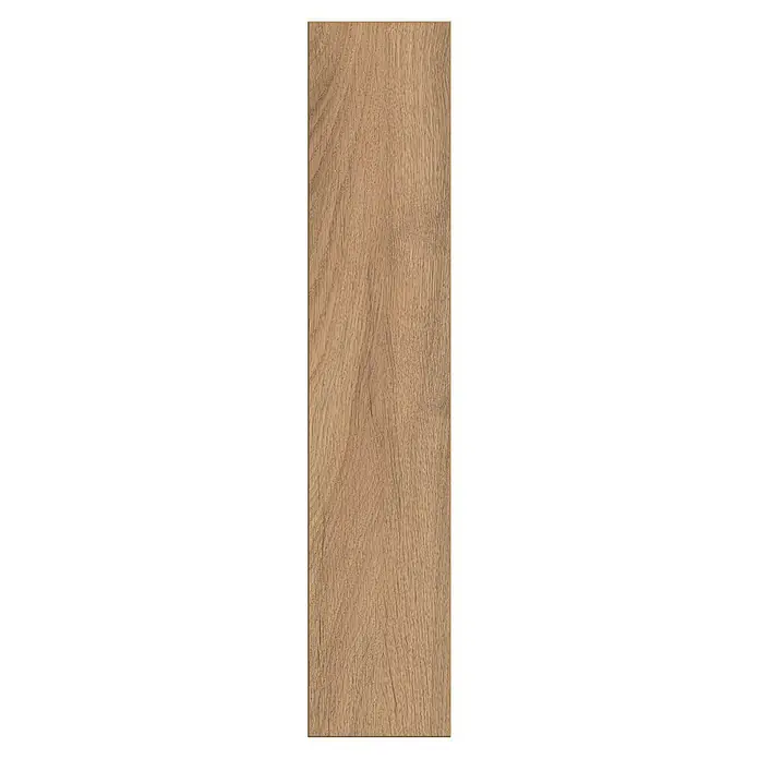 Krono Original Laminat Herringbone - Historic Oak, Fischgrät, 630 x 126 x 8 mm - Nahaufnahme einer Holzfliese mit hellbrauner Maserung, die Textur und Wärme in jeden Raum bringt.