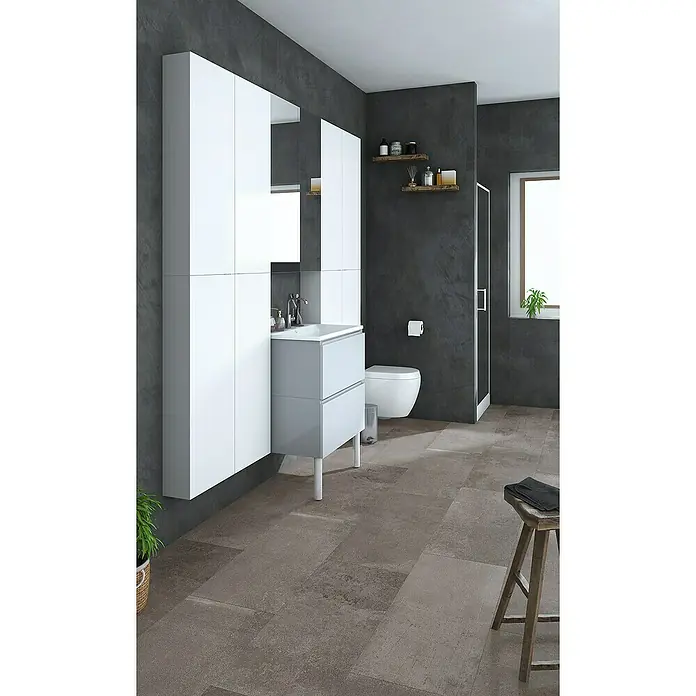 Classen Laminat Visiogrande - Concrete grey-brown, 604 x 280 x 8 mm - Modernes Badezimmer mit weißem Waschbeckenunterschrank, Hochschrank und grauen Fliesen. Elegantes Design für stilvolle Badezimmergestaltung.