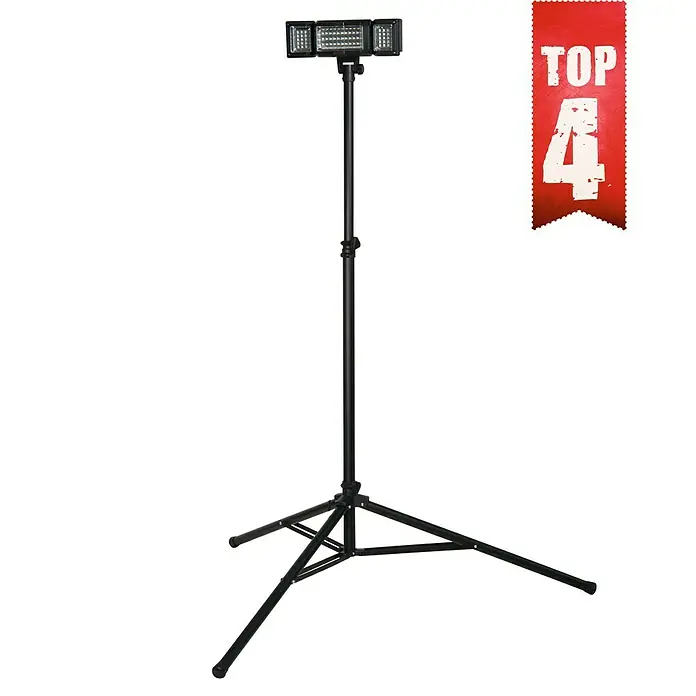 Profi Depot LED-Strahler - 42 W, 4.000 lm, 6.500 K, IP54 - Diese Aufnahme zeigt einen schwarzen LED-Strahler auf einem Stativ, ideal für Baustellen oder den Einsatz im Freien. Eine rote "Top 4" Auszeichnung ist auch sichtbar.