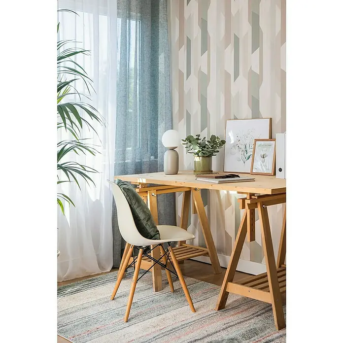 Papel pintado Geométrico - Marrón/Verde, 10 x 0,53 m - Una oficina en casa minimalista y luminosa con un escritorio de madera, una silla blanca y colores suaves que crean un ambiente de trabajo tranquilo.