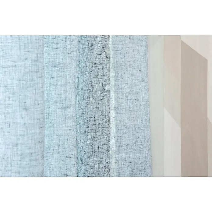 Cortina con ollaos Linum - An x Al: 280 x 300 cm, Gris - Primer plano de una cortina elegante de color azul grisáceo con una textura sutil, que aporta un toque de elegancia a cualquier estancia.