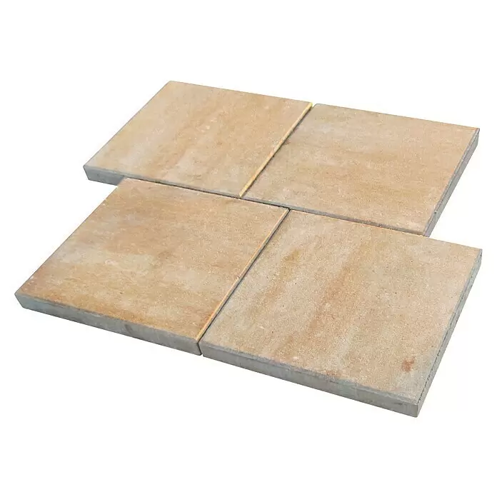 Diephaus Terrassenplatte Amarillo - 30 x 30 x 4 cm, Sand, Beton - Vier beige quadratische Pflasterplatten mit natürlicher Textur, in einem Raster angeordnet.