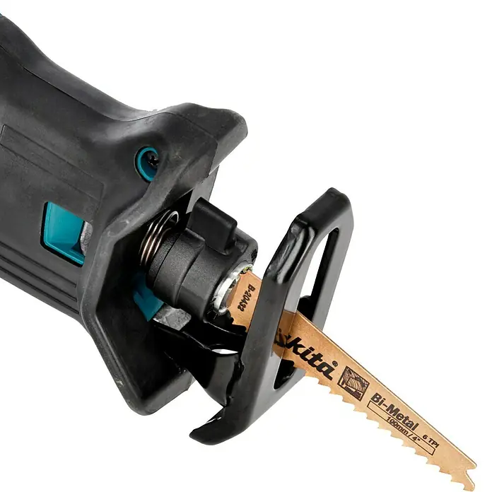 Makita LXT 18V Akku-Säbelsäge DJR183Z + Artikelnr. 33855482 hinzufügen* - 18 V, Ohne Akku, Leerlaufhubzahl: 0 /min - 3.000 /min - Nahaufnahme einer Makita Säbelsäge mit Bi-Metall Sägeblatt. Ideal zum Schneiden verschiedener Materialien.