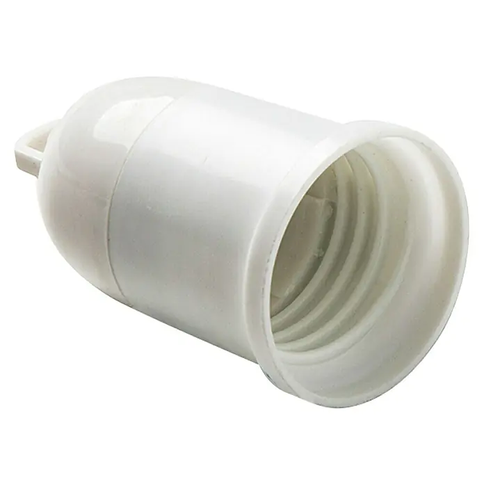 Famatel Casquillo para lámparas 175 - E27, Plástico, Blanco - Primer plano de un portalámparas blanco con rosca. Ideal para proyectos de iluminación DIY y reparaciones.