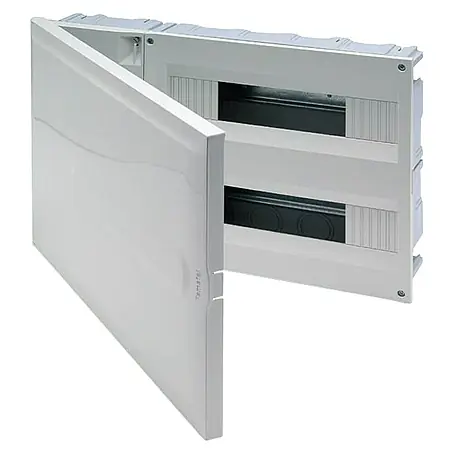 Famatel  Cuadro eléctrico empotrado 3324-P 40+28 elementos