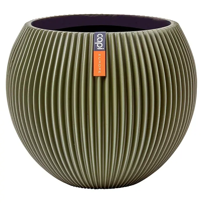 Capi Europe Übertopf rund Nature Groove - Außenmaß (Ø x H): 29,8 x 29,8 cm, Grün, Polyester - Eleganter, olivgrüner Capi Europe Pflanztopf mit vertikalen Rillen. Ideal für Innen- und Außenbereiche, ein stilvolles Accessoire für Ihre Pflanzen.