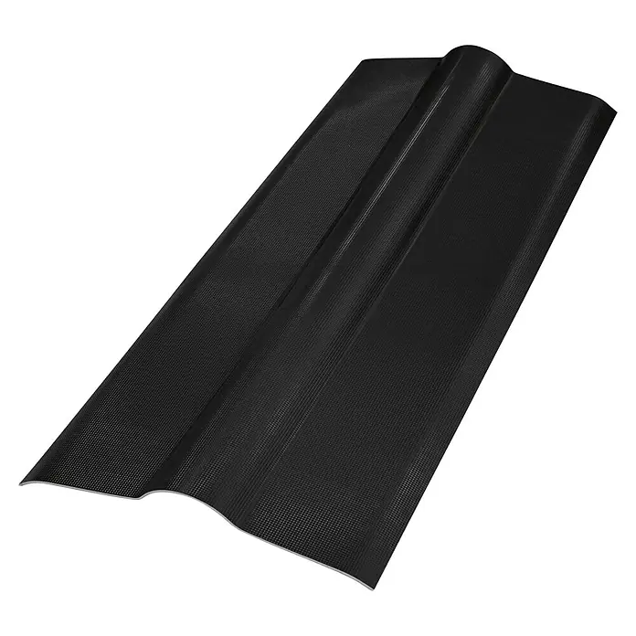 Gutta Guttanit Rinnenblech - Schwarz, L x B: 1.050 x 220 mm - Eine einzelne, dunkle, gewölbte Dachziegel mit einem feinen Muster, perfekt für moderne und langlebige Dacheindeckungen.