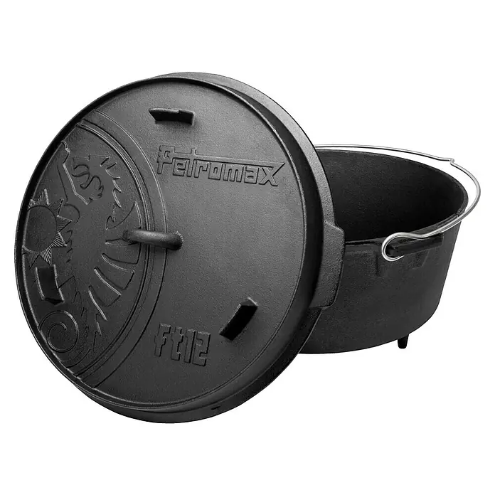 Petromax Dutch Oven - Ø x H: 42 x 24 cm, Gusseisen, 10,8 l, Mit Füßen - Petromax Feuertopf FT12, ein robuster Kochtopf aus Gusseisen mit Deckel und Tragegriff, ideal für Outdoor-Abenteuer und Lagerfeuerküche.