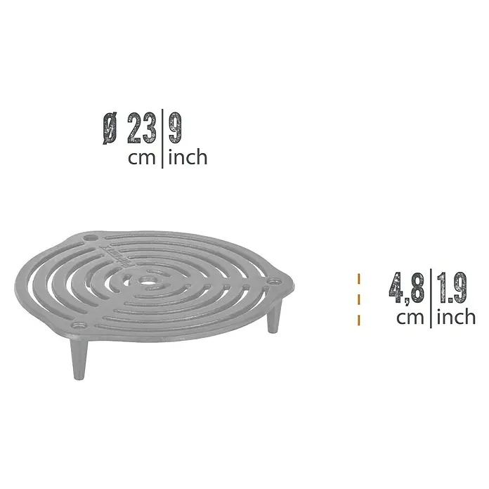 Petromax Grillrost mit Füßen - Gusseisen, Ø x H: 23 x 4,8 cm, Schwarz - Das Bild zeigt einen runden, schwarzen Untersetzer aus Gusseisen mit konzentrischen Kreisen und drei Füßen. Seine Maße sind 23 cm Durchmesser und 4,8 cm Höhe.