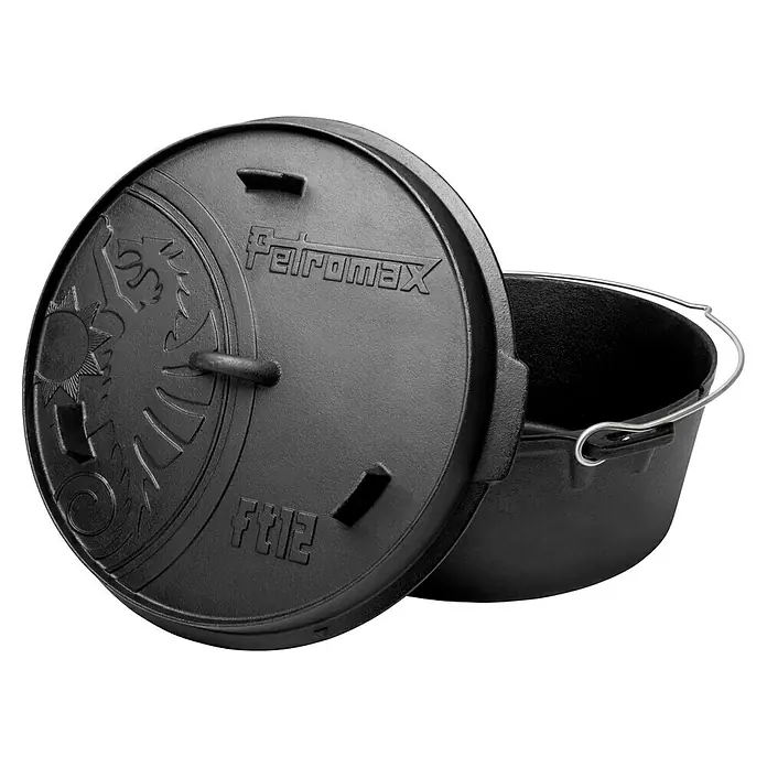 Petromax Dutch Oven - Ø x H: 42 x 20 cm, Gusseisen, 10,8 l, Planer Boden - Petromax Feuertopf ft12 mit Deckel, ideal für Kochen im Freien. Robuste Konstruktion, vielseitig einsetzbar für Camping und Outdoor-Abenteuer.