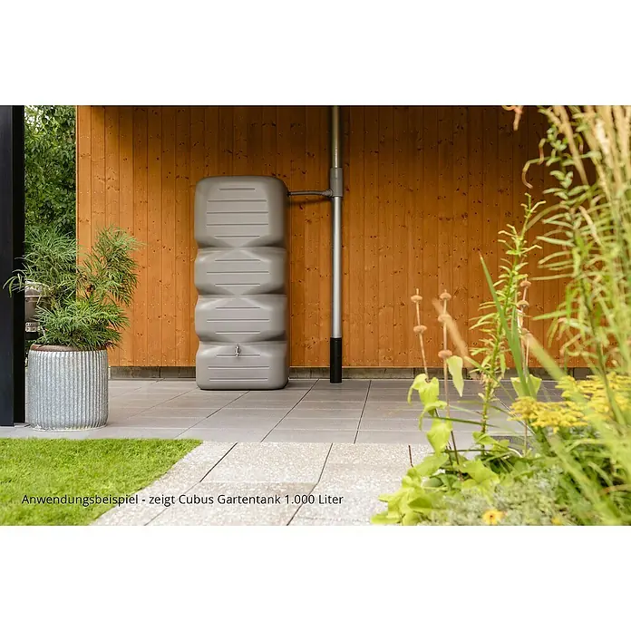 Garantia Basic Line Regentonne Cubus - 700 l, Betongrau - Der Cubus Gartentank 1.000 Liter in Grau fügt sich nahtlos in jeden Garten ein und ermöglicht eine effiziente Regenwassernutzung.