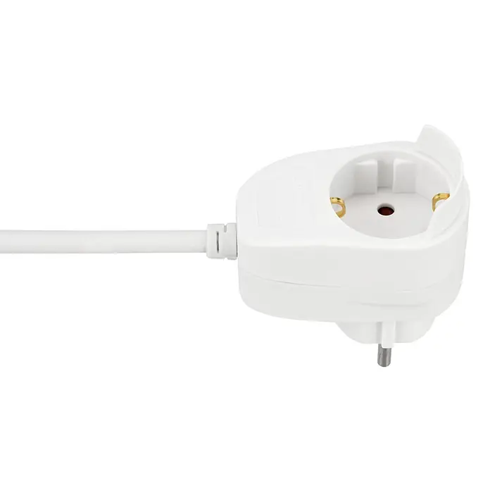 REV Verlängerungskabel Powersplit - 3 m, Weiß, IP20, H05VV-F - Nahaufnahme eines weißen Stromadapters mit Stecker und Kabel auf schwarzem Hintergrund.