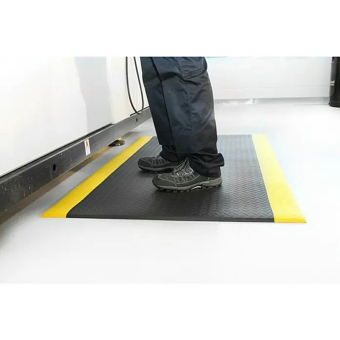 Coba Anti-Ermüdungsmatte Orthomat®-Diamond MeterwareBreite: 90 cm, Schwarz / Gelb - Arbeitsplatzmatte mit gelben Sicherheitsstreifen.