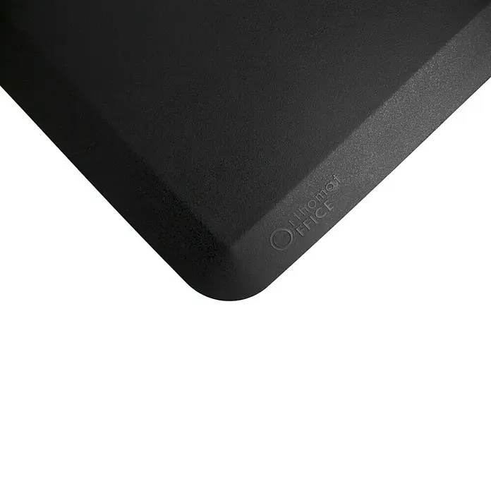 Coba Anti-Ermüdungsmatte Orthomat®-Office - 80 x 50 cm, Schwarz - Nahaufnahme einer schwarzen Orthomat Office-Matte, die ergonomischen Komfort am Arbeitsplatz bietet. Das Produkt ist langlebig und rutschfest.