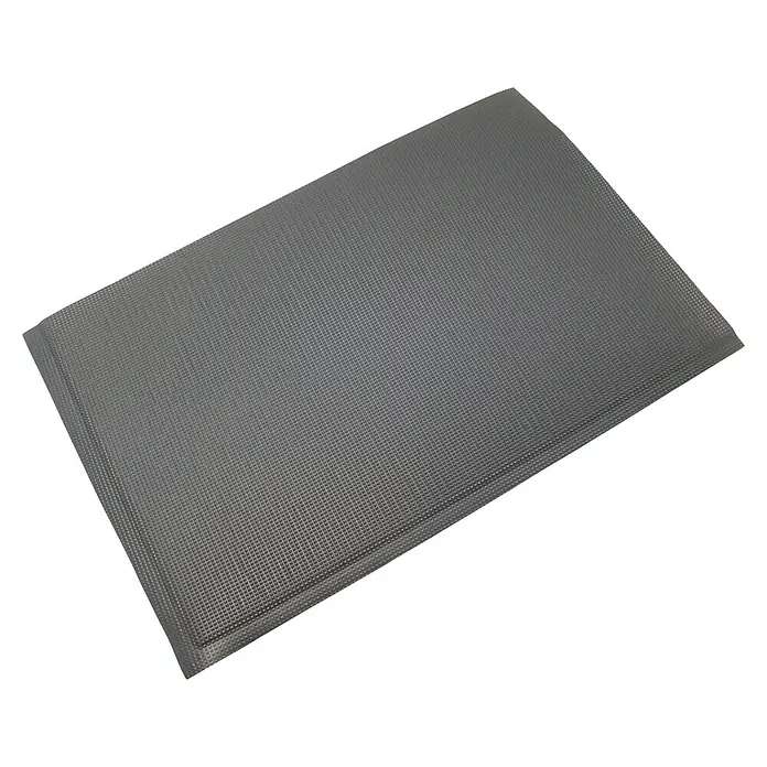 Coba Anti-Ermüdungsmatte Orthomat®-Ultimate - 150 x 90 cm, Schwarz - Ein grauer, rechteckiger Vakuumbeutel mit einer feinen Rasterstruktur, ideal zum Aufbewahren von Lebensmitteln.
