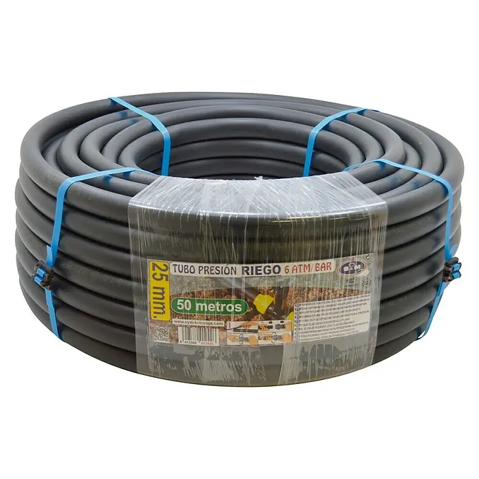 Tubo PE presión riego - Ø x L: 25 mm x 50 m, Polietileno - Manguera de riego negra enrollada, sujeta con cintas azules y envuelta en plástico, con una etiqueta con información del producto.