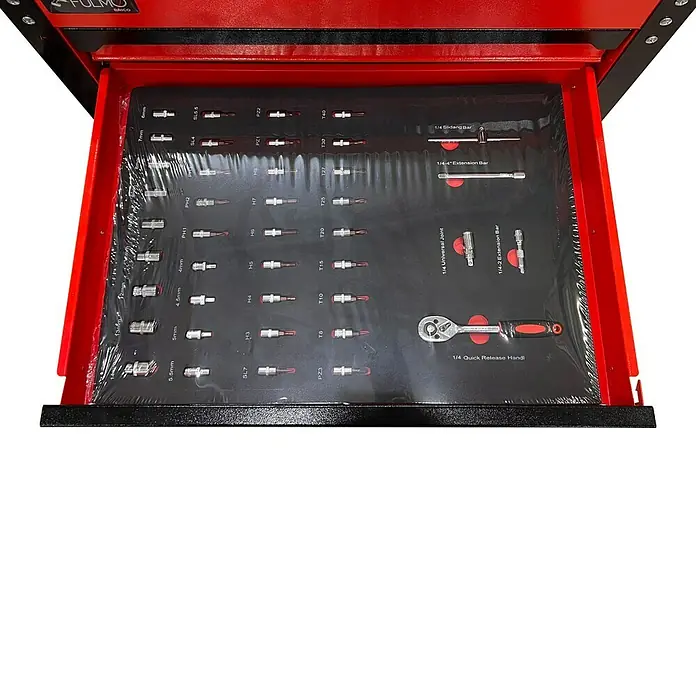 Fulmo Carro portaherramientas - L x An x Al: 68 x 45 x 90,5 cm, Acero, Rojo/Negro - Cajón de un carro de herramientas rojo que muestra una selección de puntas de vaso y extensiones, ordenadas.
