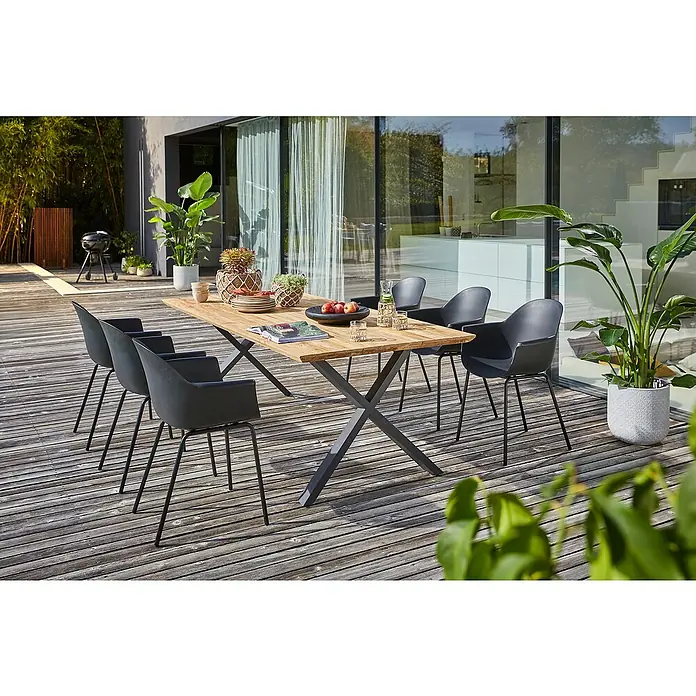 Sunfun Gartenmöbel-Set My - 8 -tlg., Schweizer-Kante/X-Gestell, Teak/Edelstahl/Kunststoff, Teak/Grau/Schwarz - Ein stilvoller Essbereich im Freien mit einem Holztisch und sechs schwarzen Stühlen auf einer Holzterrasse.