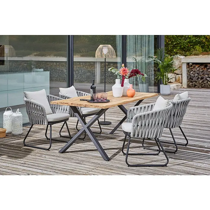Sunfun Maja Gartenmöbel-Set - 6 -tlg., Teak/Edelstahl/Seilgeflecht, Teak/Grau/Beige, Baumkante/X-Gestell - Gartentisch-Set mit Holztischplatte, grauen Seilsesseln mit Kissen und Metallgestell, ideal für den Außenbereich.