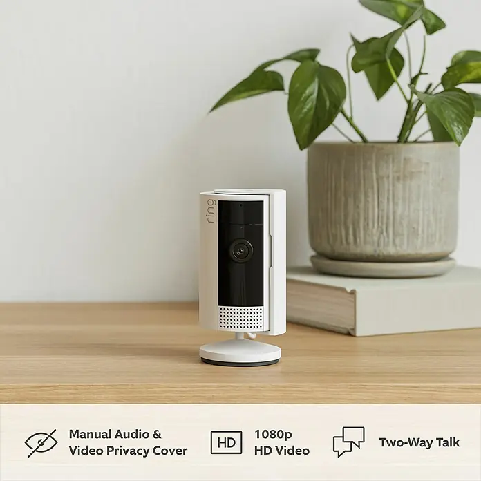 Ring Innenkamera Indoor Cam 2. Gen. - 1.080 Pixel (Full HD), Weiß, 2 Stk. - Eine Ring Sicherheitskamera, die klare 1080p HD-Videos liefert und über eine manuelle Audio- und Video-Privatsphäreabdeckung verfügt.