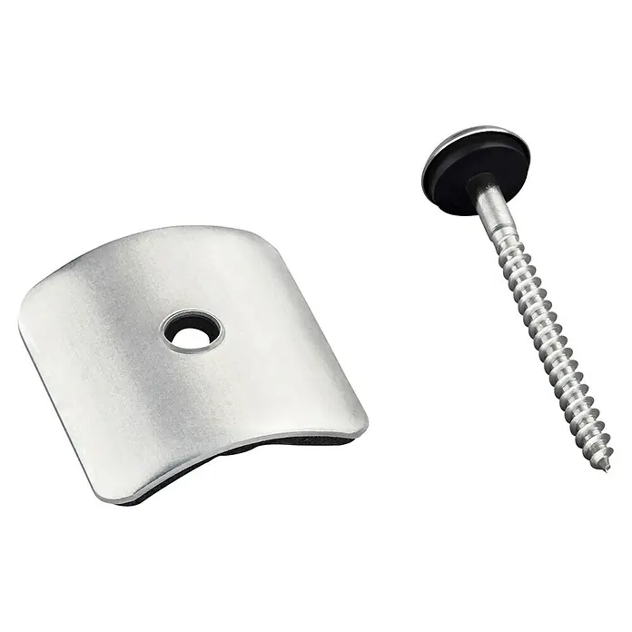 Gutta Kalotte Sinus - Durchmesser: 4,5 mm, Länge: 45 mm, 50 Stk. - Ein glänzendes Metallplättchen mit Loch und eine Schraube mit schwarzem Kopf, die auf einem schwarzen Hintergrund liegen.