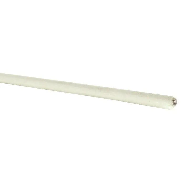 CFH Hartlötstab Neusilber - Ø x L: 2 x 333 mm, 5 Stk. - Nahaufnahme eines Schweißdrahts mit weißlicher Ummantelung. Ideal für präzise Schweißarbeiten, bietet saubere und starke Verbindungen.