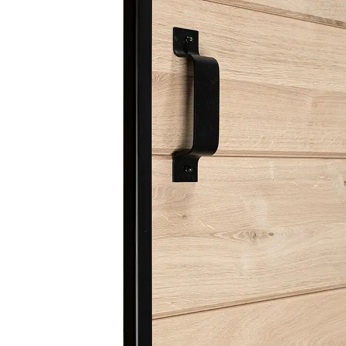Kornik Holzschiebetür Industrial Basic - 95 x 206 cm, Eiche - Nahaufnahme einer Holztür mit einem schwarzen Griff, der einen rustikalen und eleganten Touch verleiht.