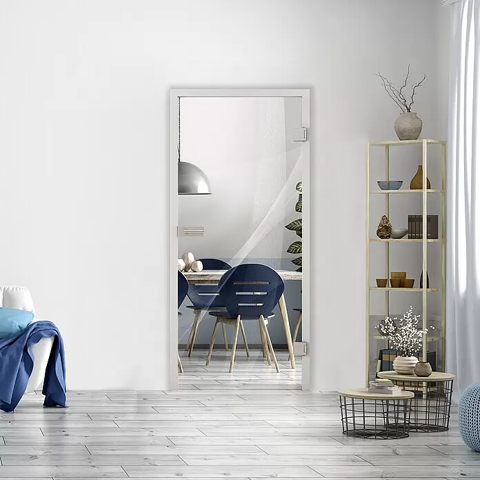 Diamond Doors Glasdrehtür 635 - 959 x 1.972 mm, DIN Anschlag: Rechts, Klarglas - Klare Glastür innen, angeschlagen, trennt hellen Wohnbereich von Esszimmer.