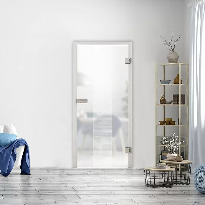 Diamond Doors Glasdrehtür 557 - 834 x 1.972 mm, DIN Anschlag: Rechts, Milchglas - Eine mattierte Glastür mit weißem Rahmen, Metallgriff und -scharnieren, die zwei Räume in einem modernen Interieur trennt.