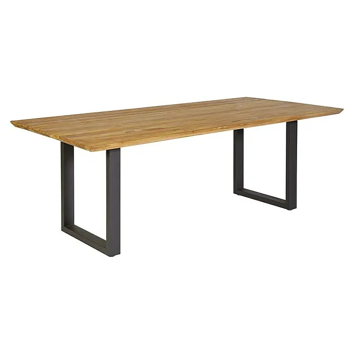 Sunfun Gartenmöbel-Set Eva - 8 -tlg., Schweizer-Kante/U-Gestell, Teak/Edelstahl/Rattan, Teak/Grau/Naturbraun - Ein Esstisch mit einer naturbelassenen Holzplatte und robusten, quadratischen Metallbeinen. Die Tischplatte wirkt rustikal und einladend.