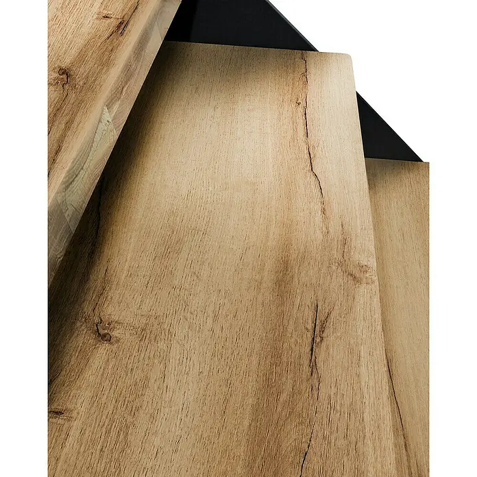 Atrium Wangentreppe Prosto - Farbton Metall: RAL 9005, Breite: 80 cm, Eiche, Geschosshöhe: 274,5 cm - 285 cm - Nahaufnahme einer Holzplatte mit markanter Maserung und einem schwarzen Element. Ideal für Möbeldesign und Inneneinrichtung.