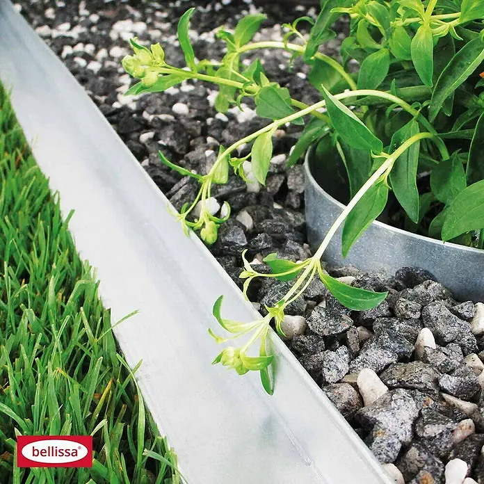 Bellissa Rasenkante Comfort - 59 x 9 cm, Metall, Verzinkt, Mähkante - Das Bellissa Rasenkantenband aus Metall trennt Rasenflächen von Steinen und Pflanzen. Ideal für eine klare Gartengestaltung mit geraden Linien.