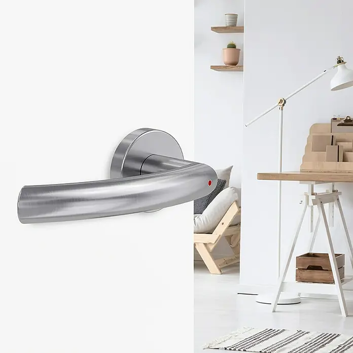 Diamond Doors Zimmertürgarnitur Wisconsin Smart2Lock rechts - Stärke Tür: 38 mm - 45 mm, L-Form, Edelstahl matt, DIN Anschlag: Rechts, Passend für: Türen ohne Schlüssellochbohrung, Türen mit Schlüssellochbohrung benötigen zusätzlich eine Blindrosette - Türdrücker aus gebürstetem Edelstahl mit runder Rosette. Modernes Design für Innentüren mit einem eleganten roten Punkt.
