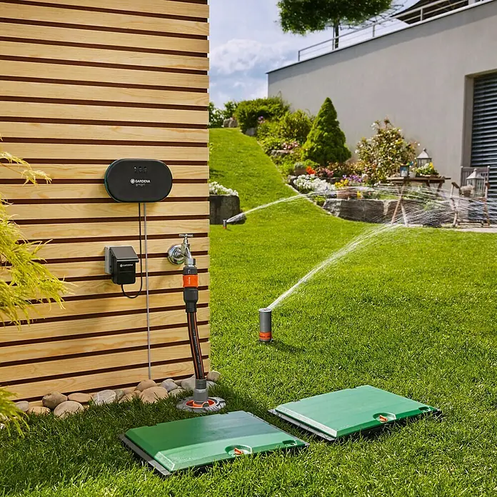 Gardena Smart system Bewässerungssteuerung - Netzbetrieben, 1 -tlg., Passend für: Gardena smart System Sets, Gardena Bewässerungsventil 24 V, Gardena smart Sensor - Gardena Smart System zur intelligenten Gartenbewässerung mit Steuerzentrale, Sensor und Sprinklern für einen gesunden, grünen Rasen.